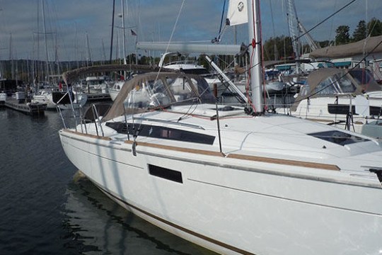 Side view of Bella sailboat while in harbor